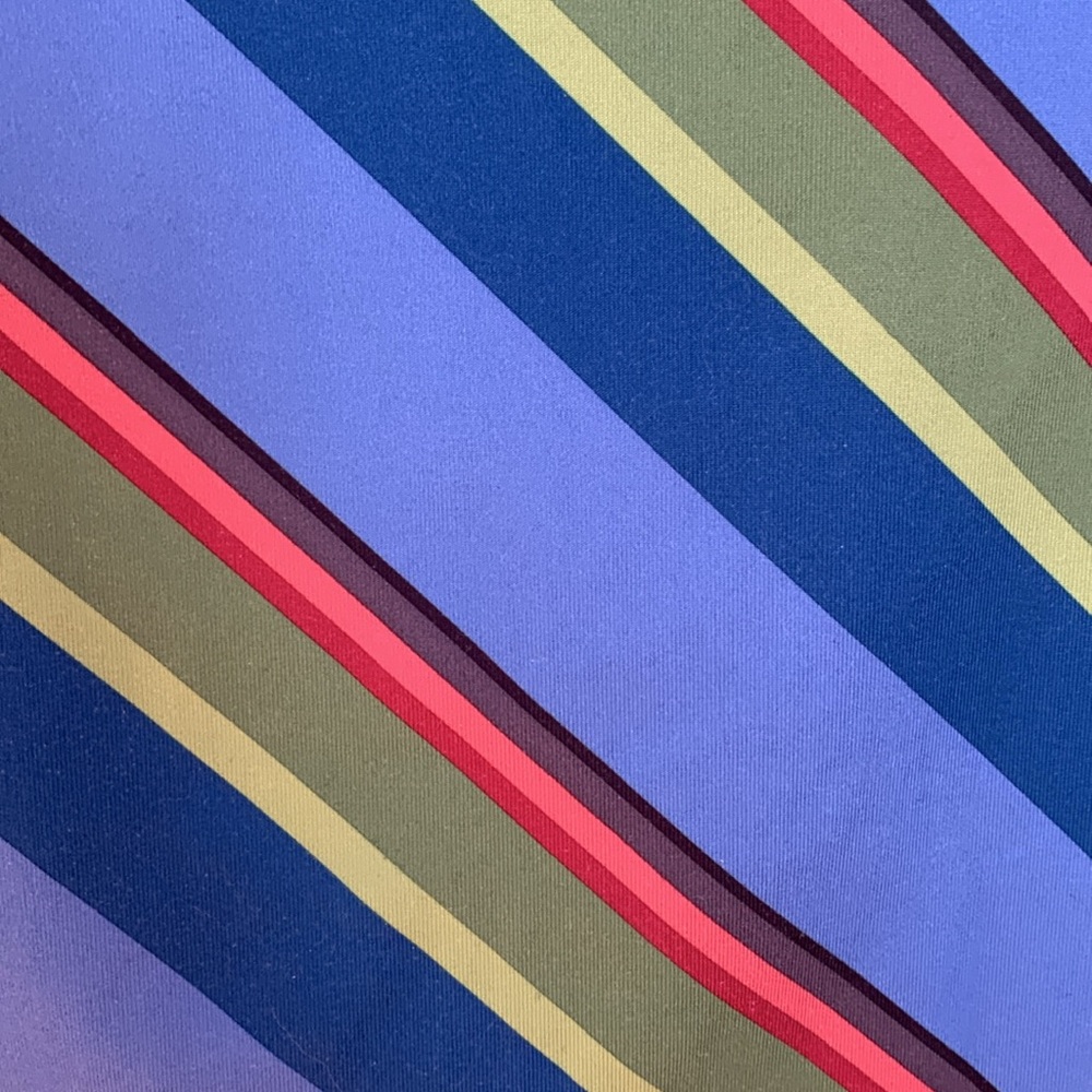 3/10$ Brooks running Colorful Striped Sleeveless Top - Picture 2 of 6
